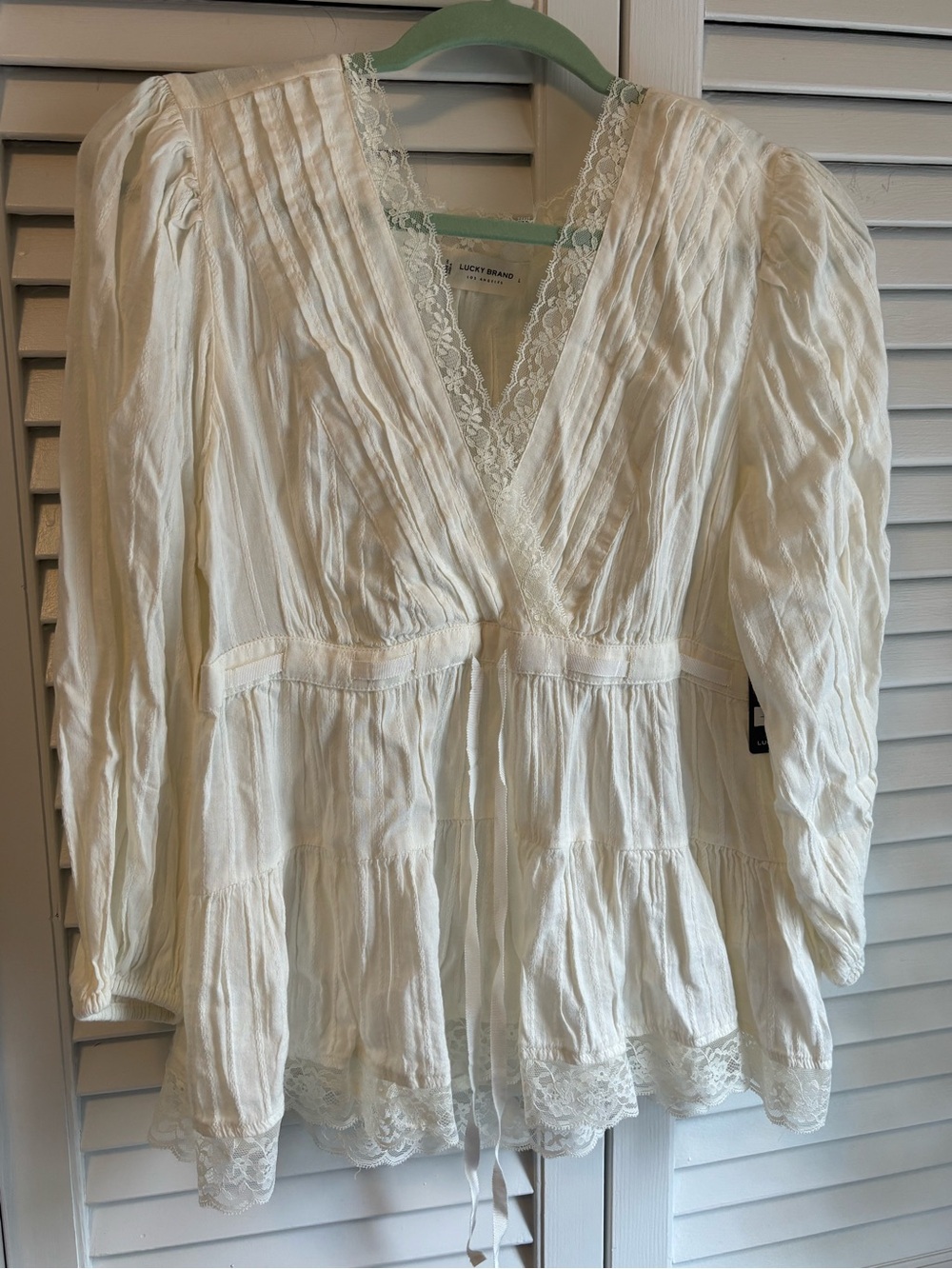 NWT Lucky Brand Ivory Lace-Trim V-Neck Tiered Top